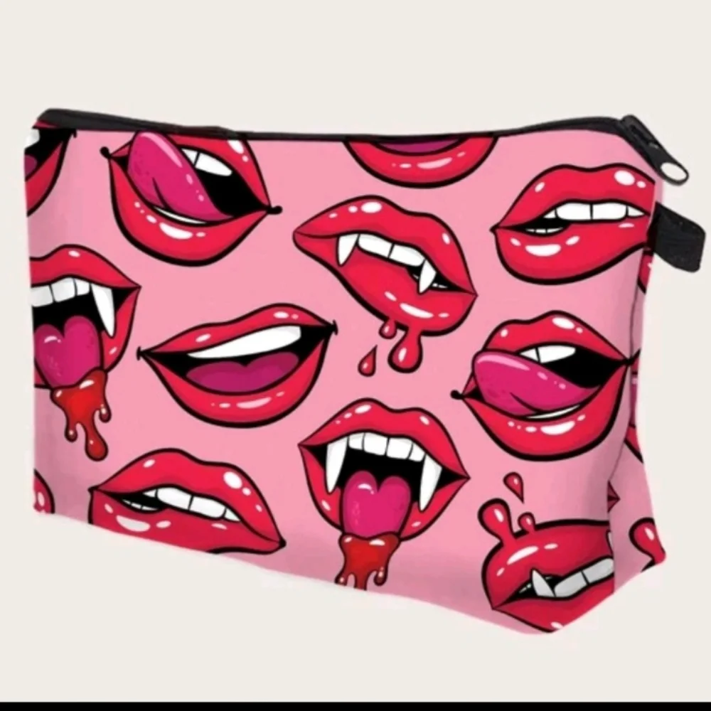 Vampire Lip Kisses Makeup Bag Travel Brushes Make-up Case NWOT